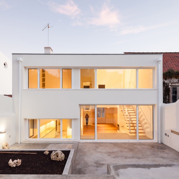 Terras 8 house by Colectivo Cais