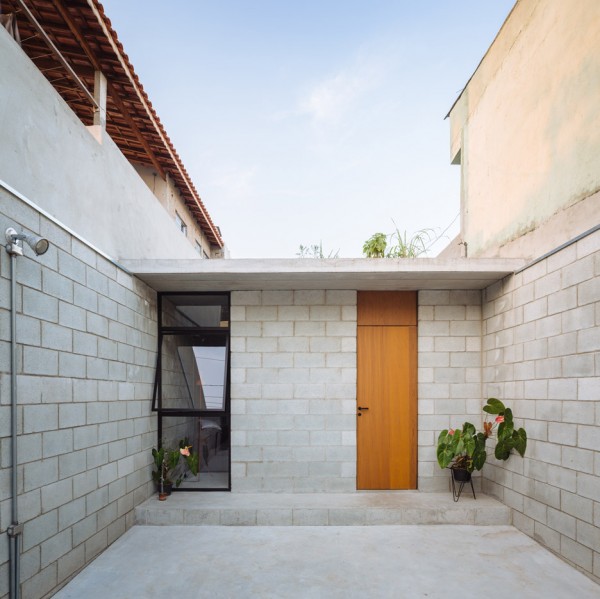 Villa Matilde House by Terra e Tuma Arquitetos