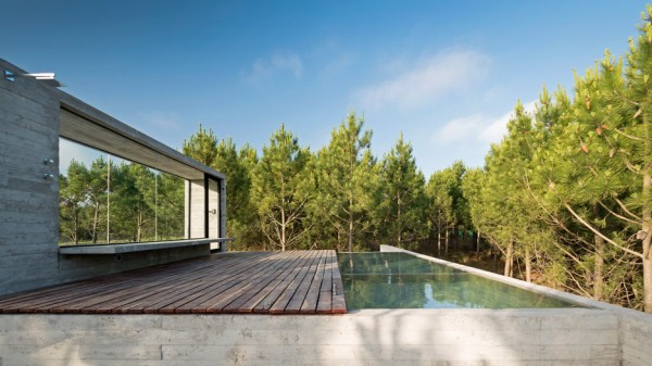 L4 House by Luciano Kruk Arquitectos in Costa Esmeralda, Argentina