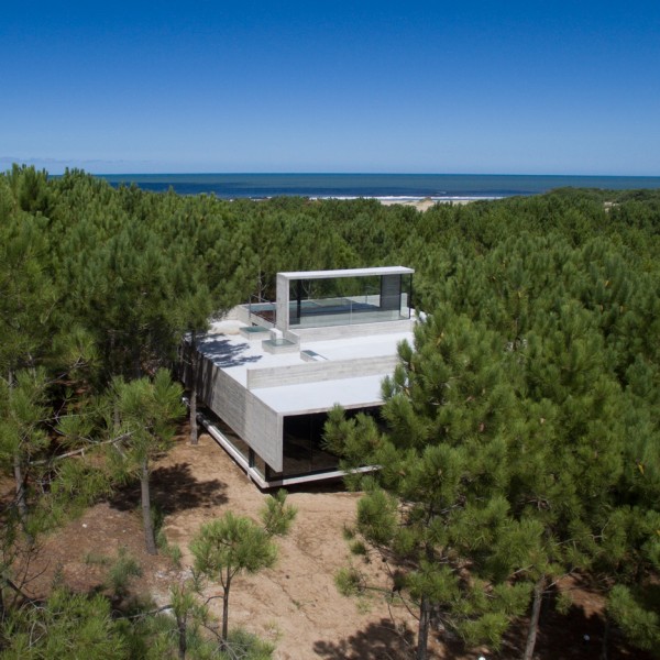 L4 House by Luciano Kruk Arquitectos in Costa Esmeralda, Argentina