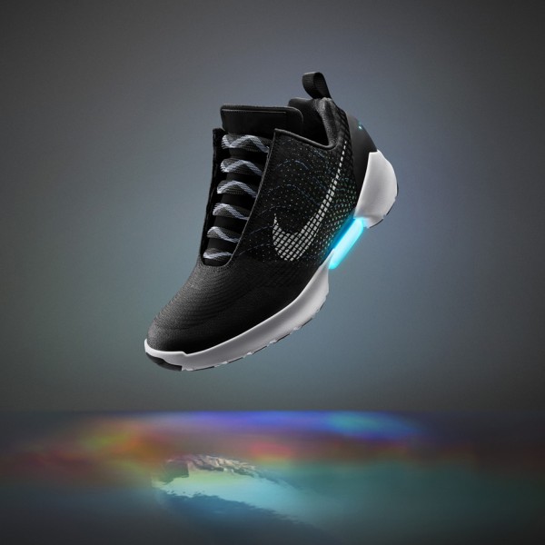 Nike EARL self-lacing trainers