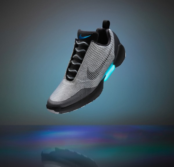 Nike EARL self-lacing trainers