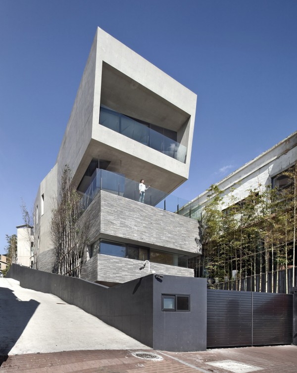 Alley's Adventures in Wonder House by Architect K