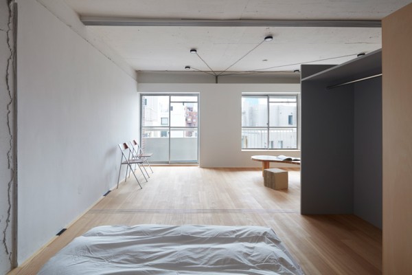 Apartment interior by Frontofficetokyo in Akasaka, Tokyo