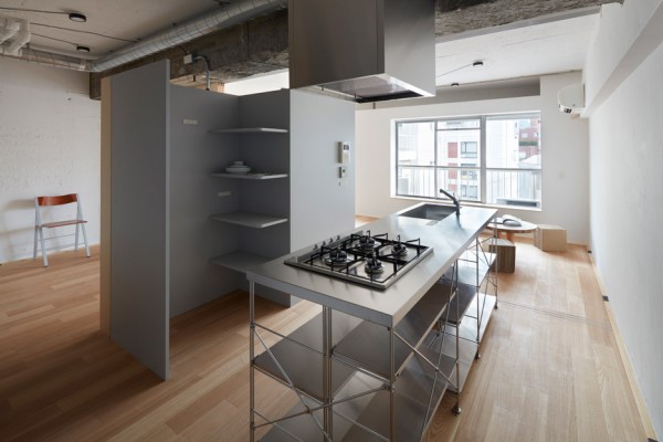 Apartment interior by Frontofficetokyo in Akasaka, Tokyo