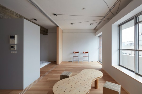 Apartment interior by Frontofficetokyo in Akasaka, Tokyo