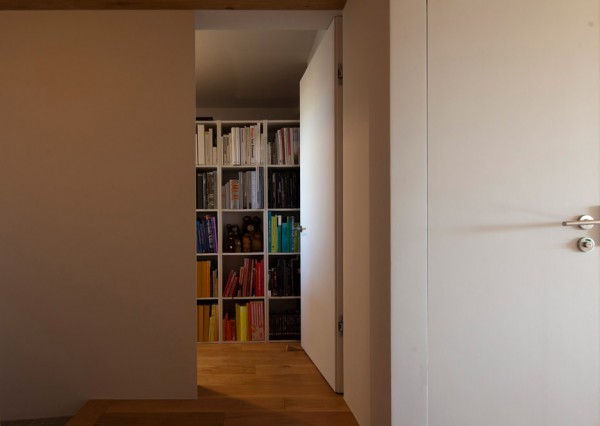 Apartment interior in Machiya by Yumiko Miki Architects