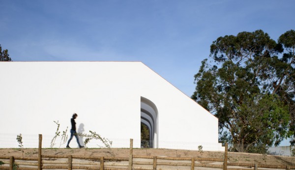Casa Modesta by PAr