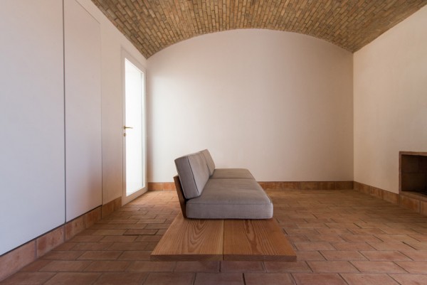 Casa Modesta by PAr