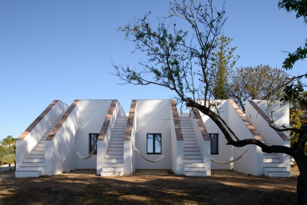 Casa Modesta by PAr