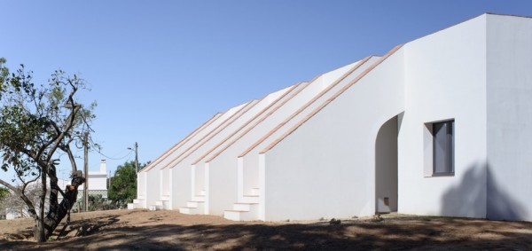 Casa Modesta by PAr