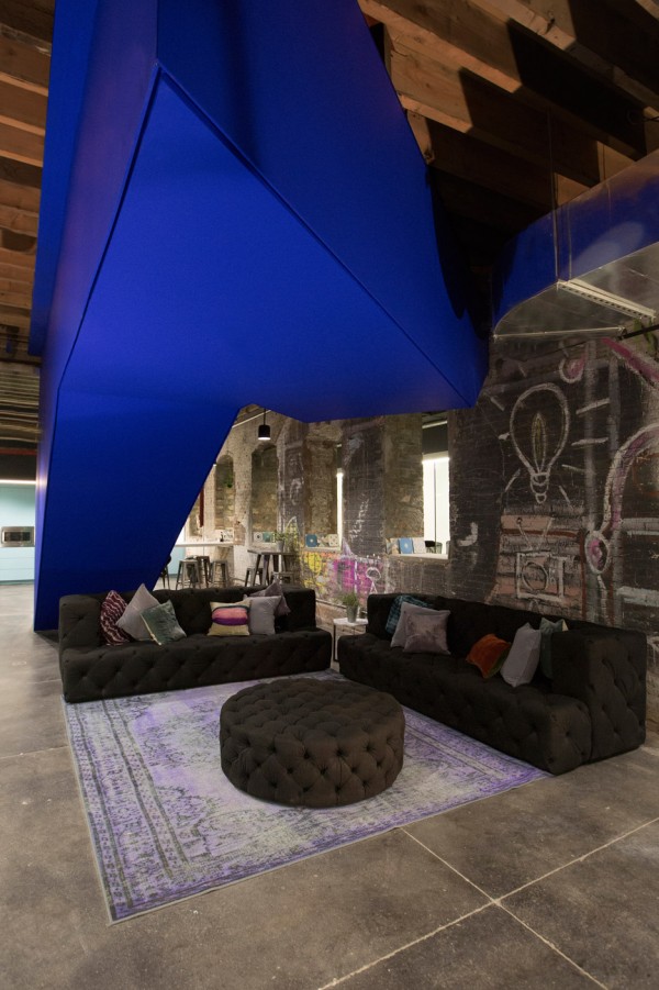 Coworking space by Leeser Architecture