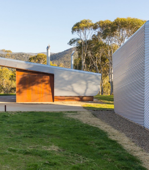 Crackenback Stables by Casey Brown Architecture