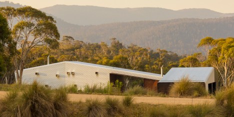 Crackenback Stables by Casey Brown Architecture