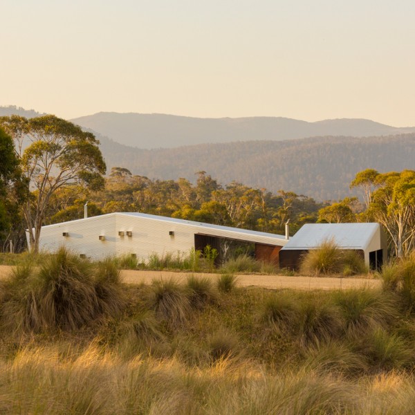 Crackenback Stables by Casey Brown Architecture