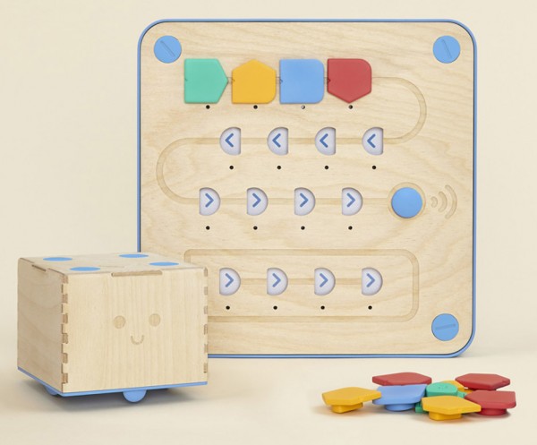 Cubetto wooden coding kit for children
