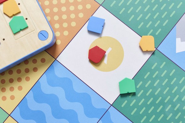 Cubetto wooden coding kit for children