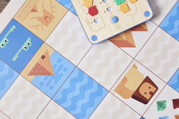 Cubetto wooden coding kit for children