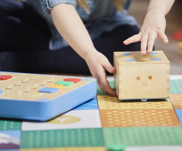 Cubetto wooden coding kit for children