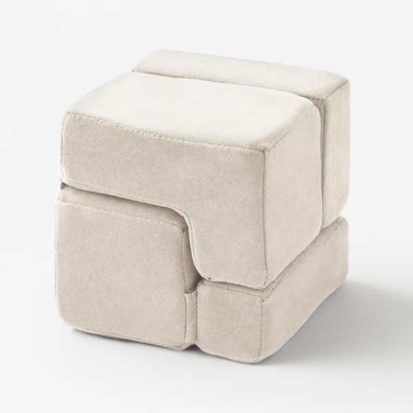 Cubic pet goods by Nendo