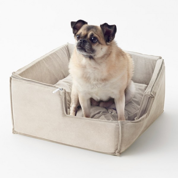 Cubic pet goods by Nendo