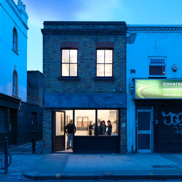 gallery-house-threefold-architects-bethnal-green-exhibition-space_dezeen_936_0