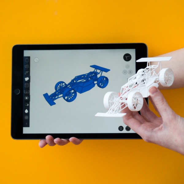 Gravity Sketch app software for 3D modeling