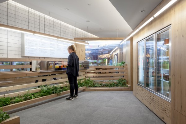 Grow Op juice bar in Toronto by Kilogram Studio