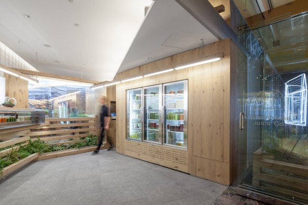 Grow Op juice bar in Toronto by Kilogram Studio