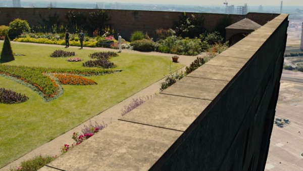 Interview on High-rise directed by Ben Wheatley with production design by Mark Tildesley