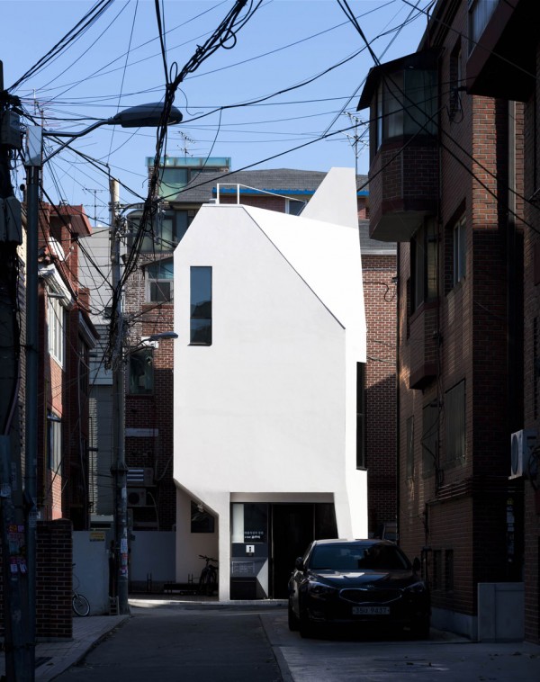 Horn by ThEPluS Archhitects