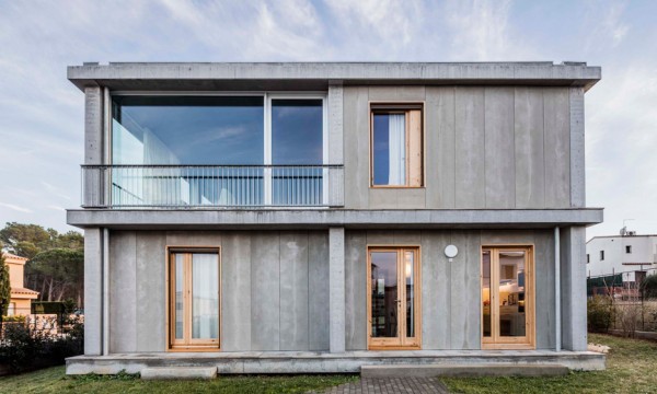 House 1217 in Girona by HARQUITECTES