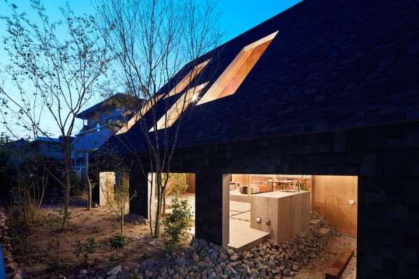 House in Anjo by Suppose Design Office
