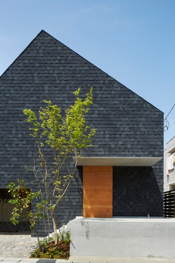 House in Anjo by Suppose Design Office