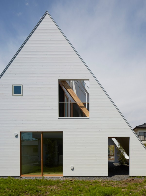 House in Utsunomiya by Suppose Design Office
