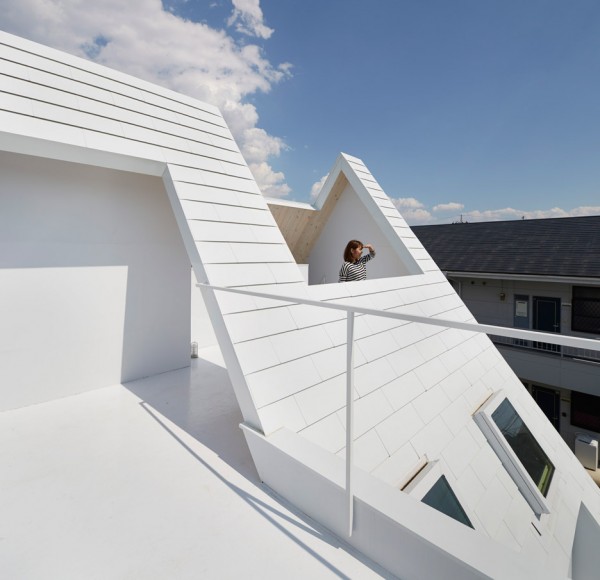 House in Utsunomiya by Suppose Design Office