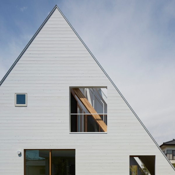 House in Utsunomiya by Suppose Design Office