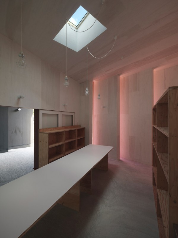 Inagawa Cemetery Warehouse by Key Operation and Atelier Fish