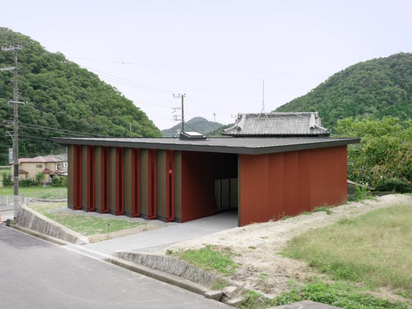 Inagawa Cemetery Warehouse by Key Operation and Atelier Fish