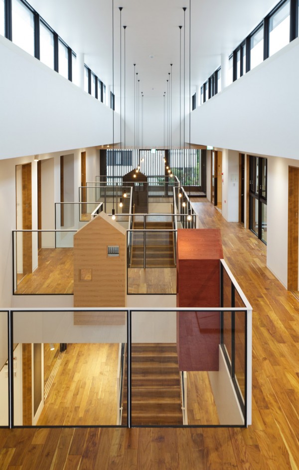 Kindergarten by Hibinosekkei and Youji no Shiro