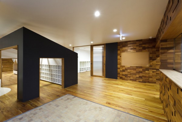 Kindergarten by Hibinosekkei and Youji no Shiro