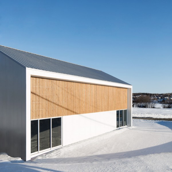 La taule sports and gymnastics centre by Architecture Microclimate, photography by Adrien Williams