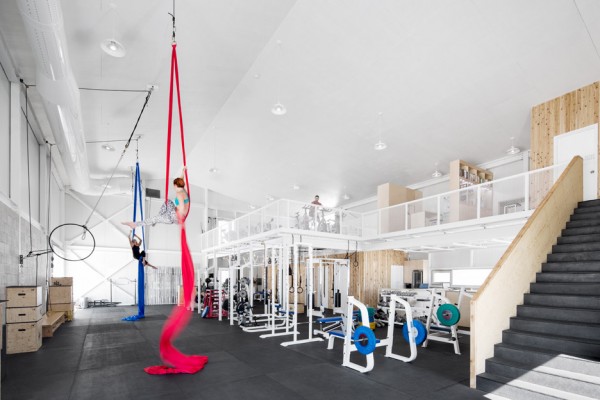 La taule sports and gymnastics centre by Architecture Microclimate, photography by Adrien Williams