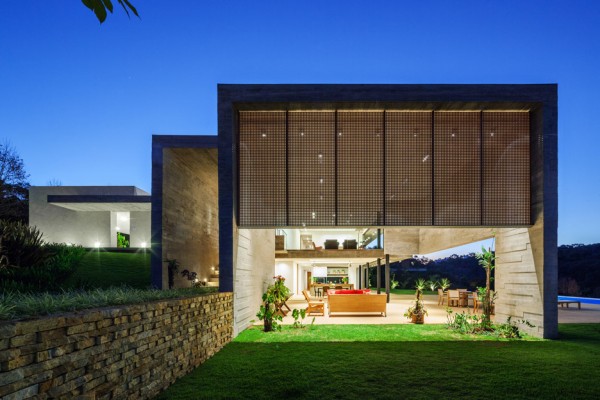 LG House by Reinach Mendonca