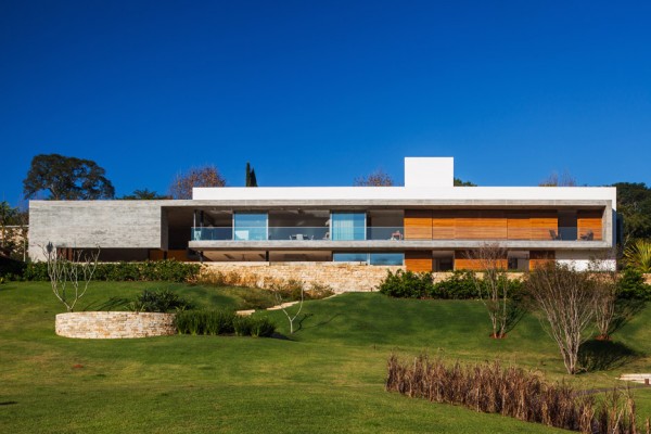 LG House by Reinach Mendonca