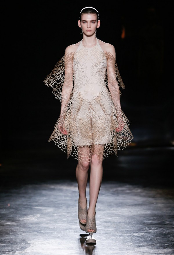 Iris van Herpen AW2016 presentation