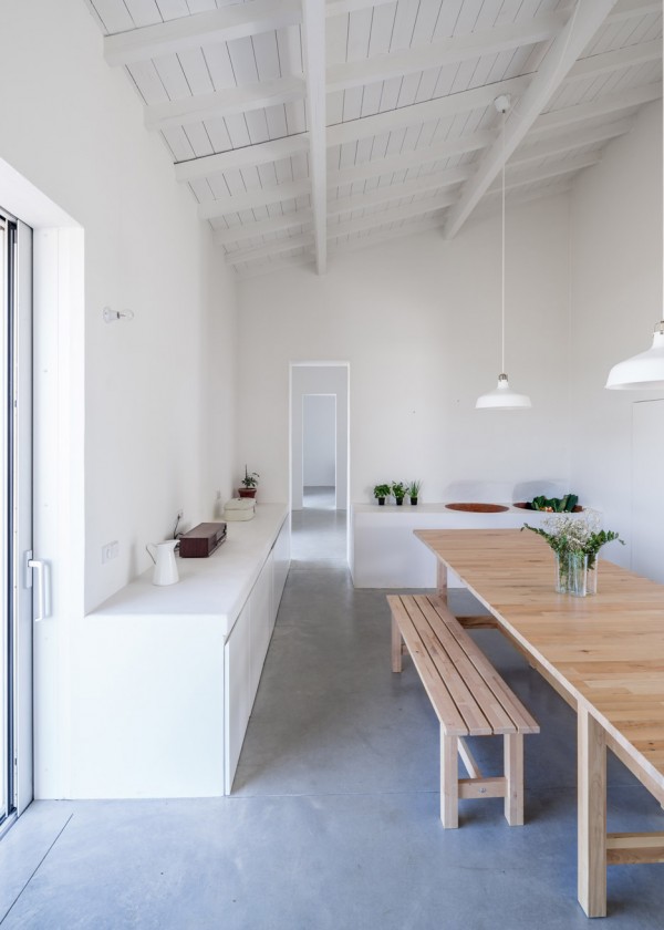 Monte da Azarujinha by Aboim Inglez Arquitectos