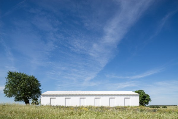 Monte da Azarujinha by Aboim Inglez Arquitectos