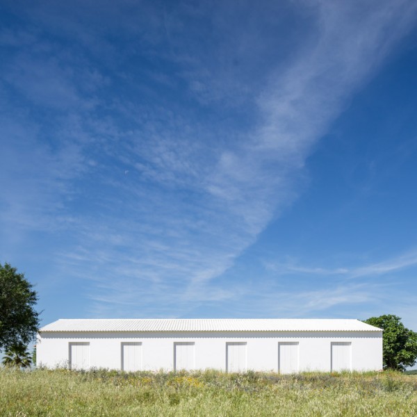 Monte da Azarujinha by Aboim Inglez Arquitectos