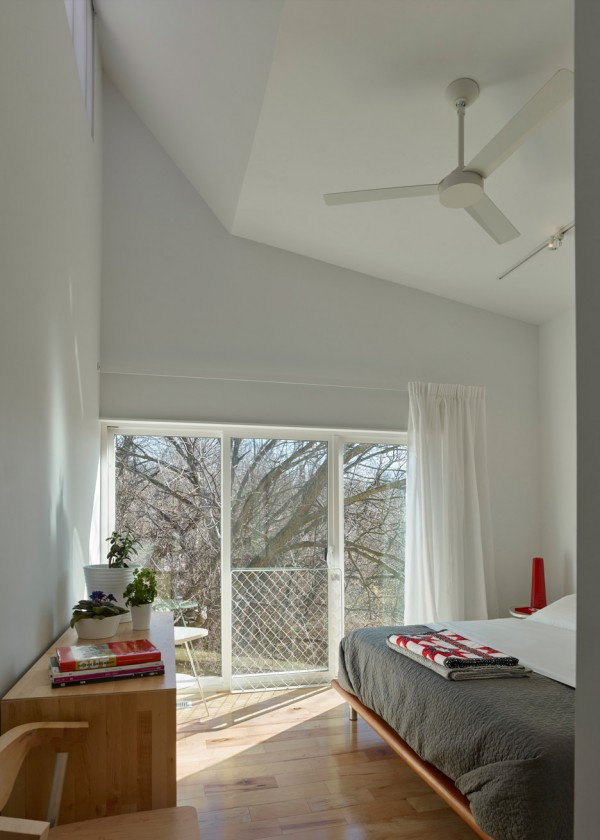 Mood ring house by Silo AR+D in Fayetteville, Arkansas